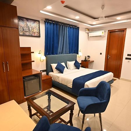 Hotel Down Town Paschim Vihar デリー エクステリア 写真