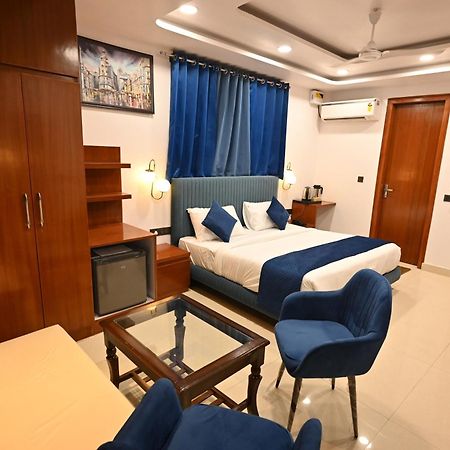 Hotel Down Town Paschim Vihar デリー エクステリア 写真