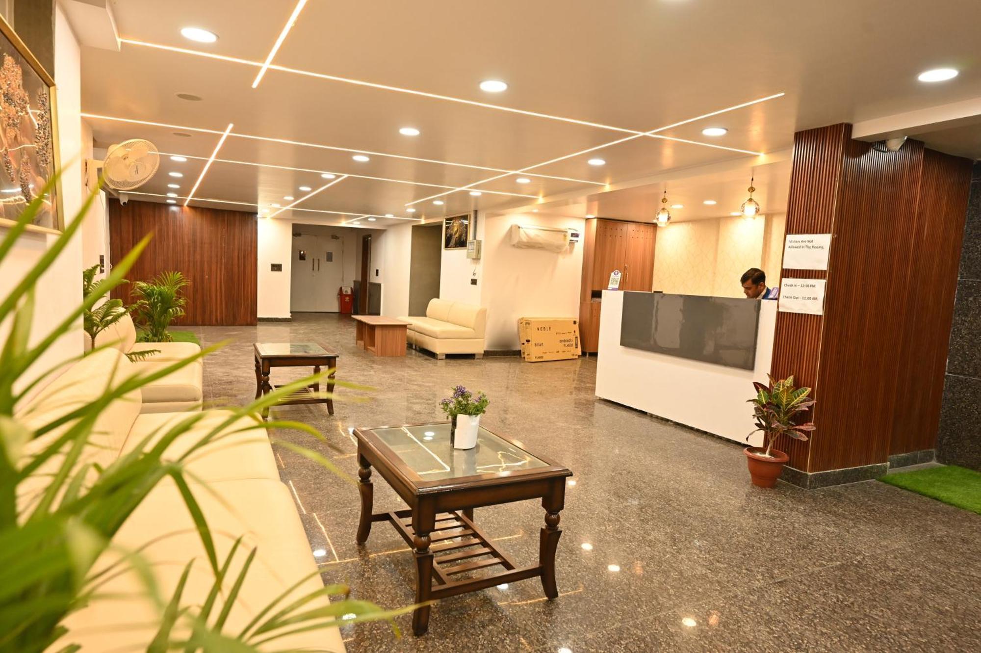 Hotel Down Town Paschim Vihar デリー エクステリア 写真