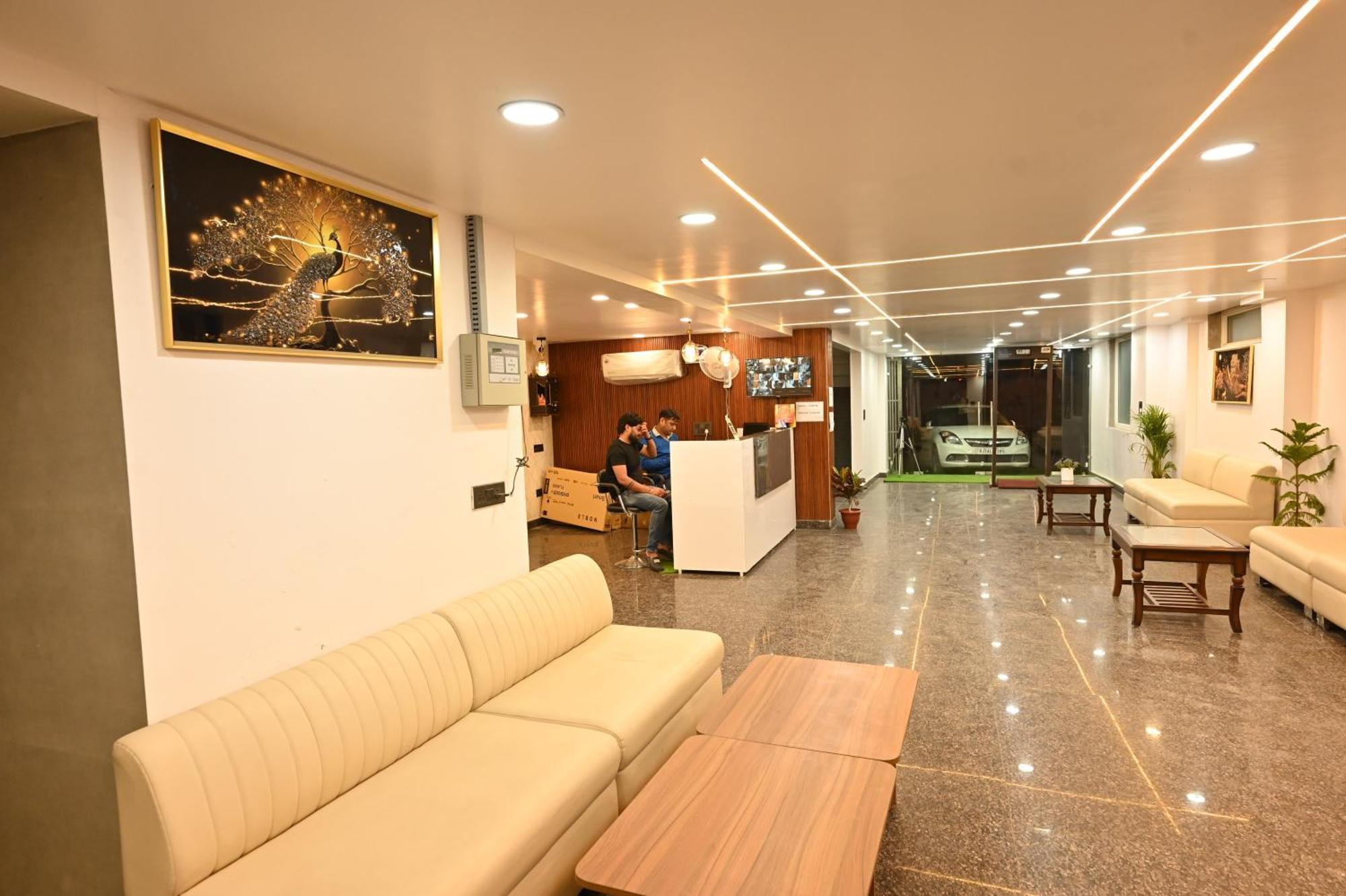 Hotel Down Town Paschim Vihar デリー エクステリア 写真