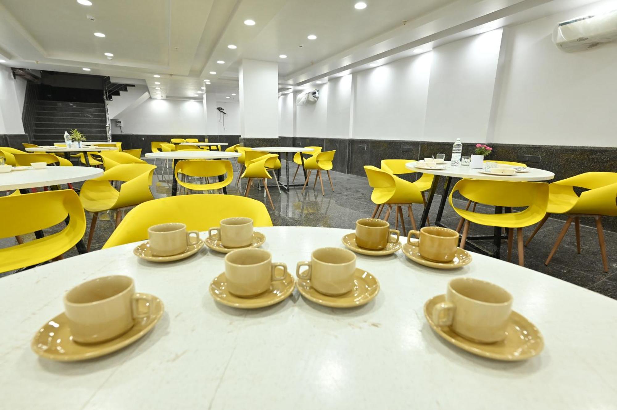 Hotel Down Town Paschim Vihar デリー エクステリア 写真