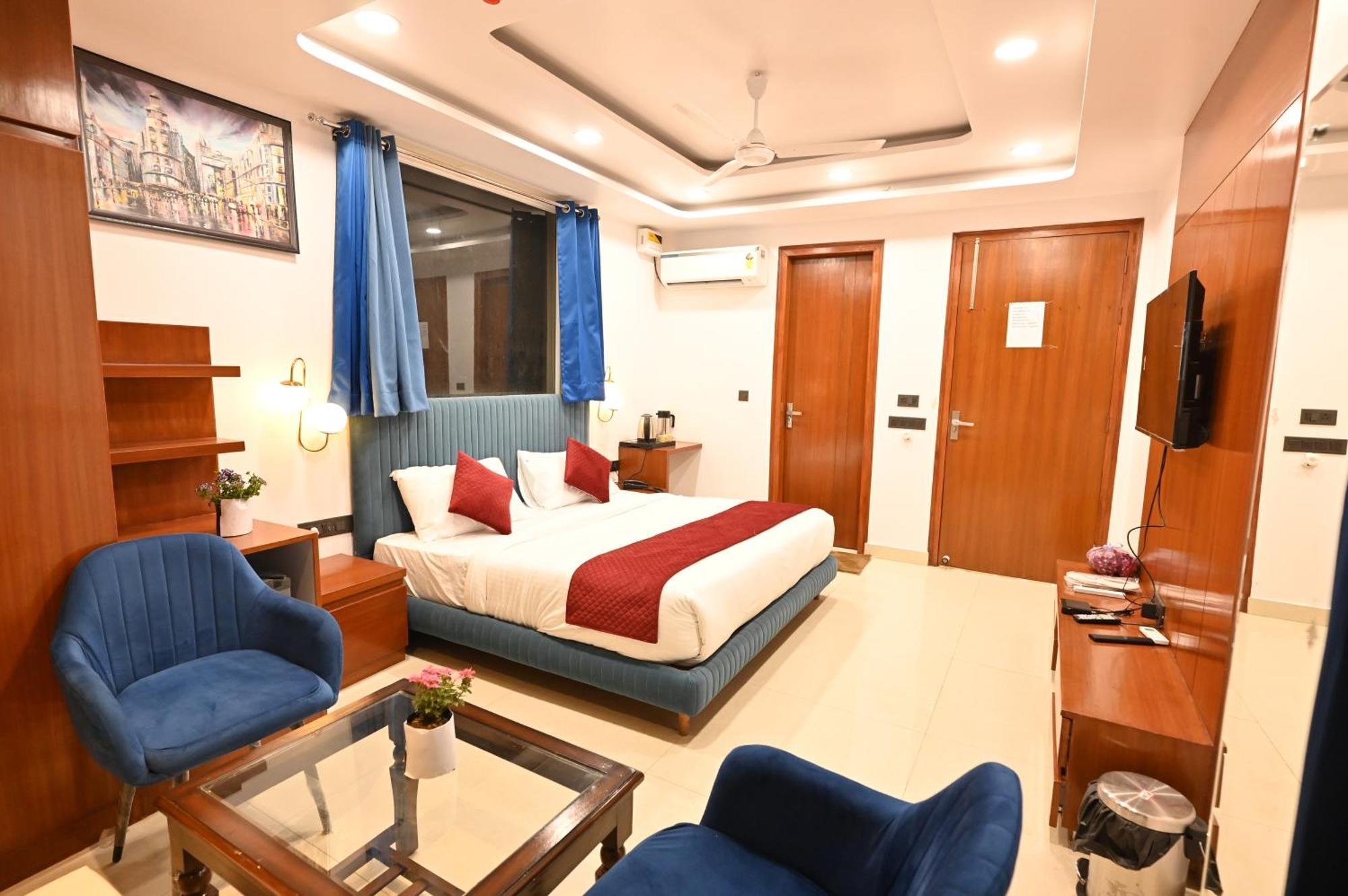 Hotel Down Town Paschim Vihar デリー エクステリア 写真