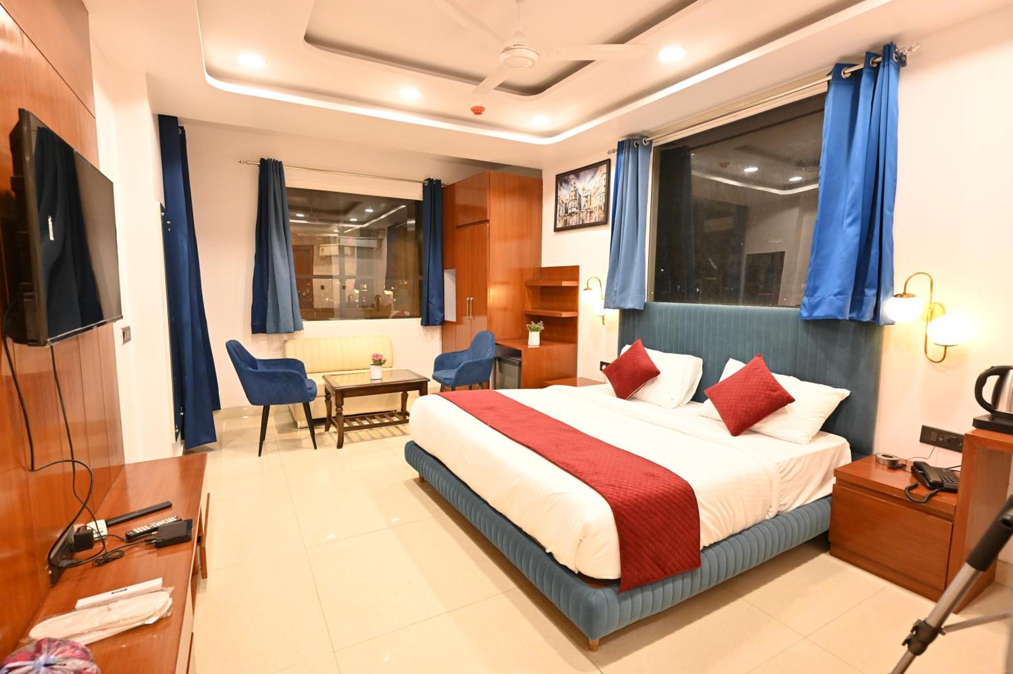 Hotel Down Town Paschim Vihar デリー エクステリア 写真