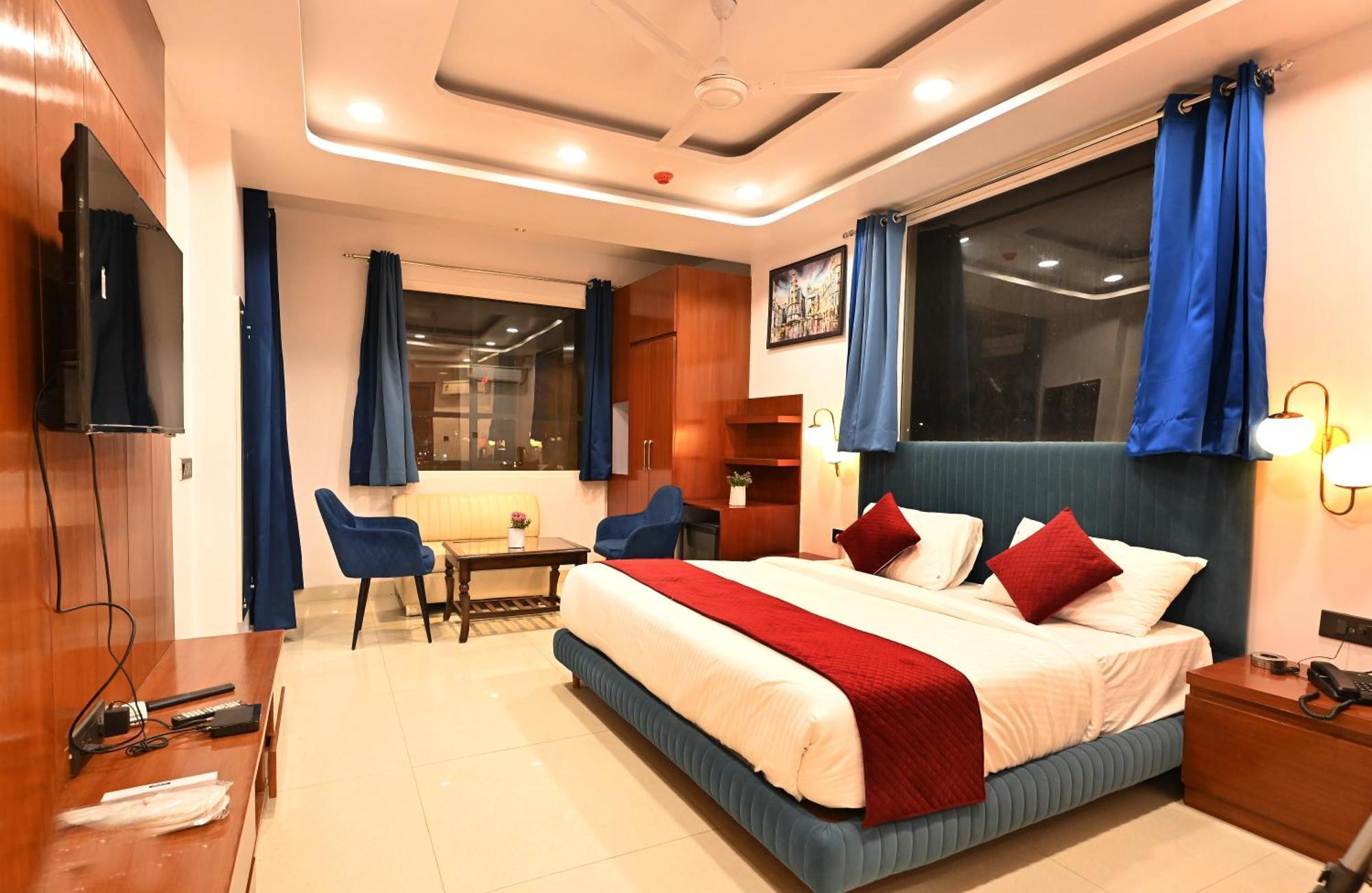 Hotel Down Town Paschim Vihar デリー エクステリア 写真