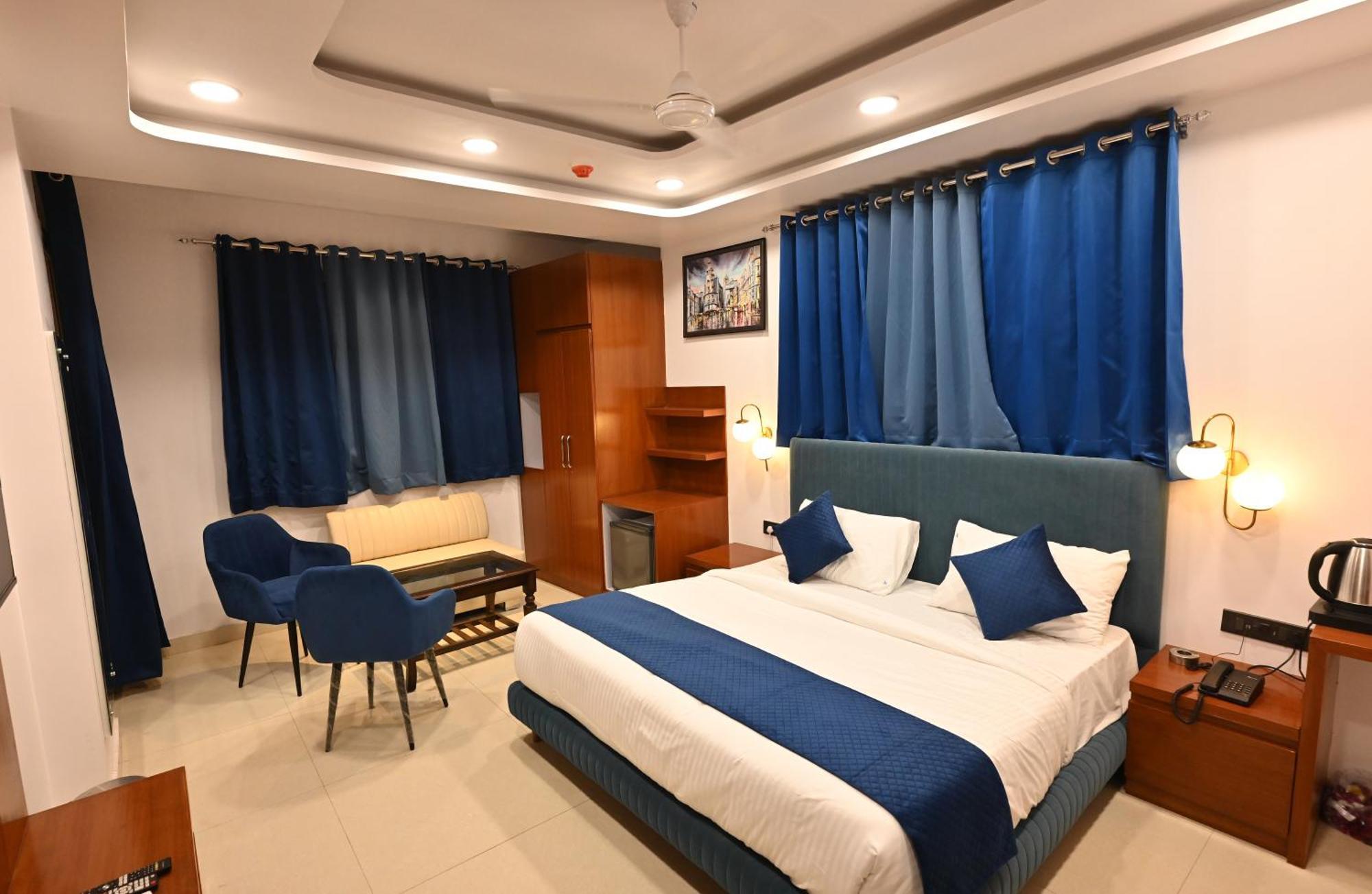 Hotel Down Town Paschim Vihar デリー エクステリア 写真
