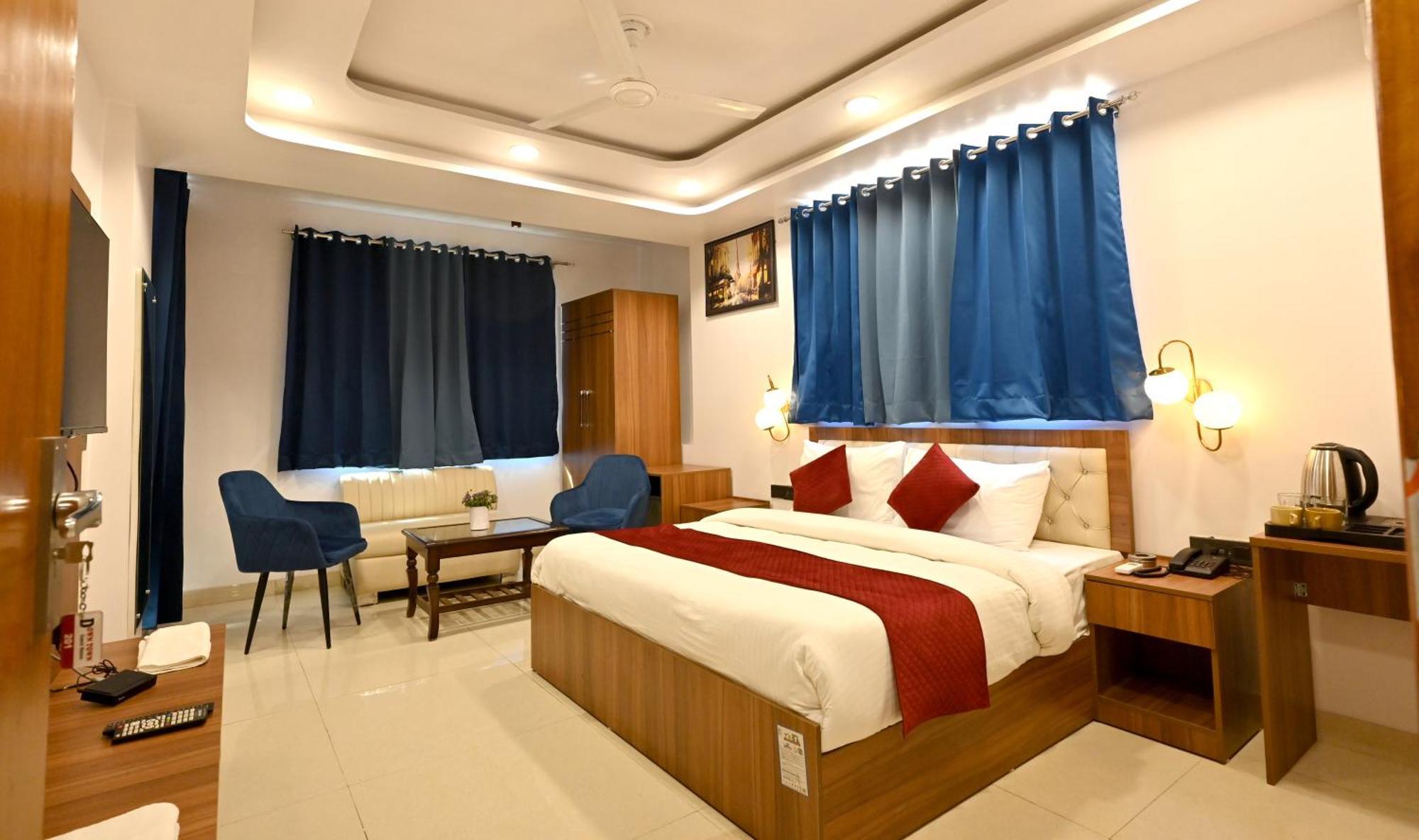 Hotel Down Town Paschim Vihar デリー エクステリア 写真