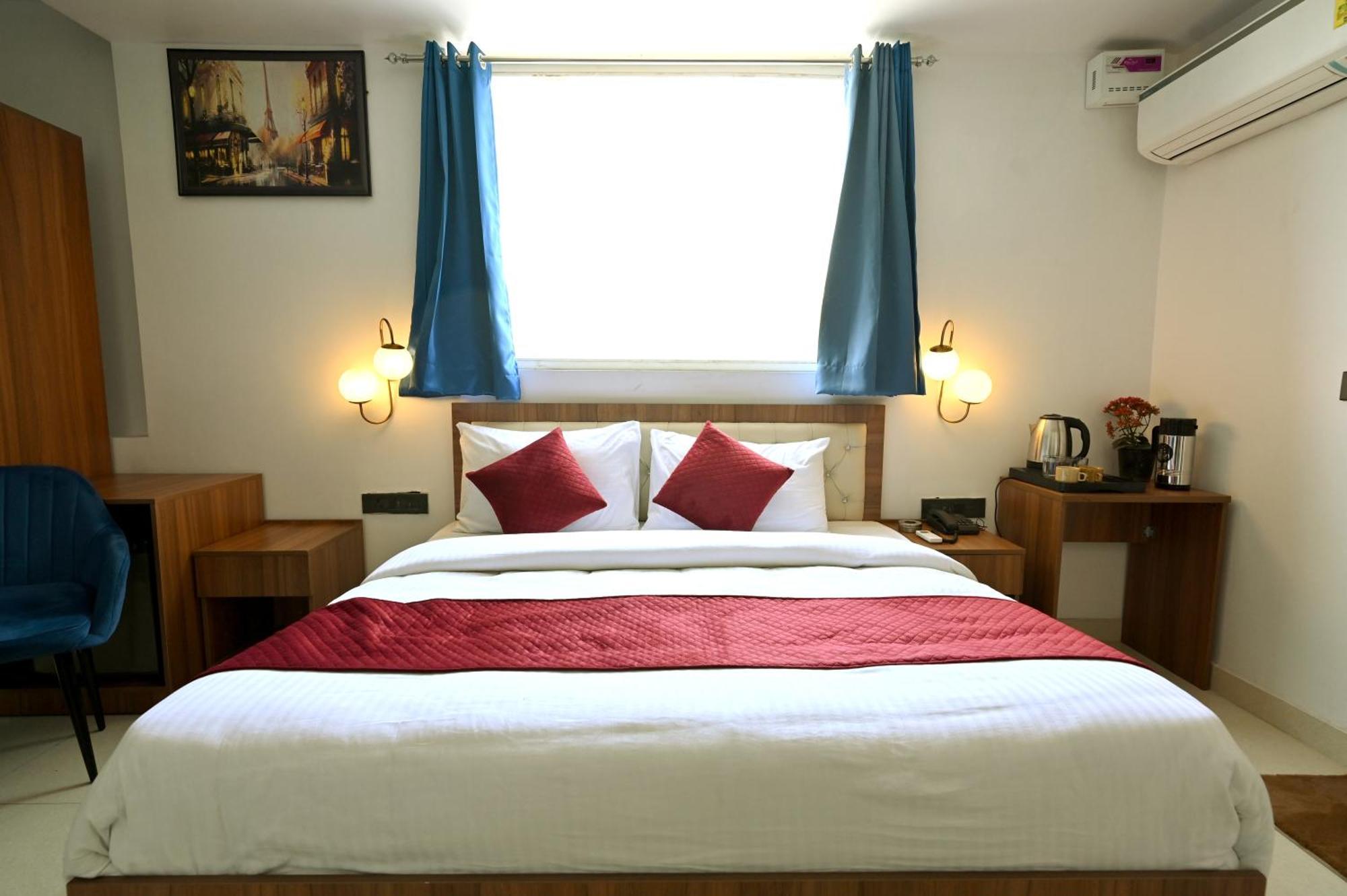 Hotel Down Town Paschim Vihar デリー エクステリア 写真