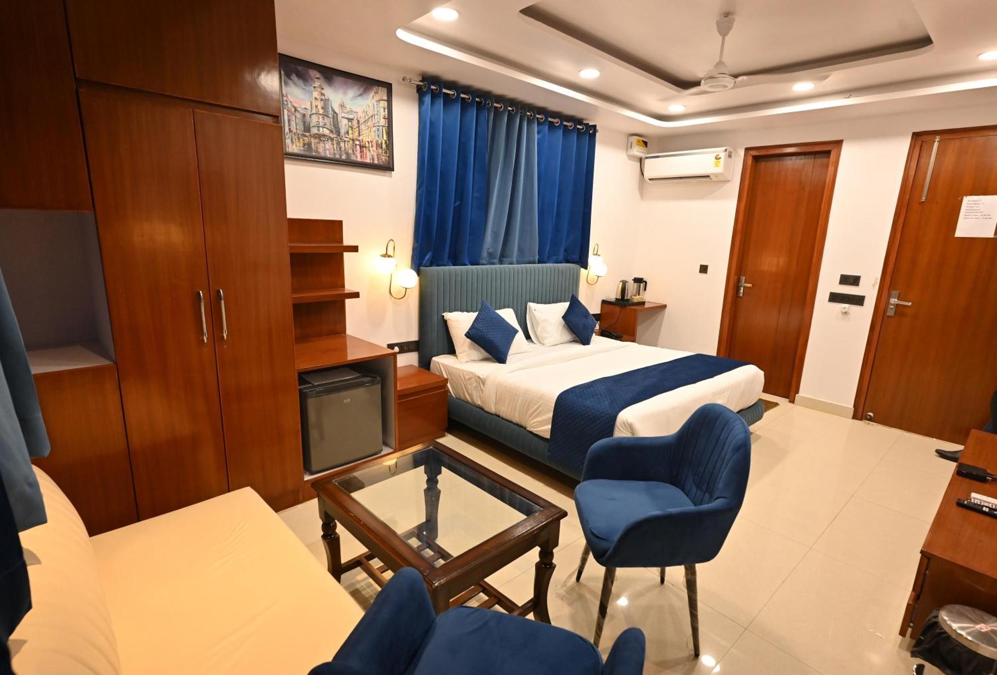 Hotel Down Town Paschim Vihar デリー エクステリア 写真