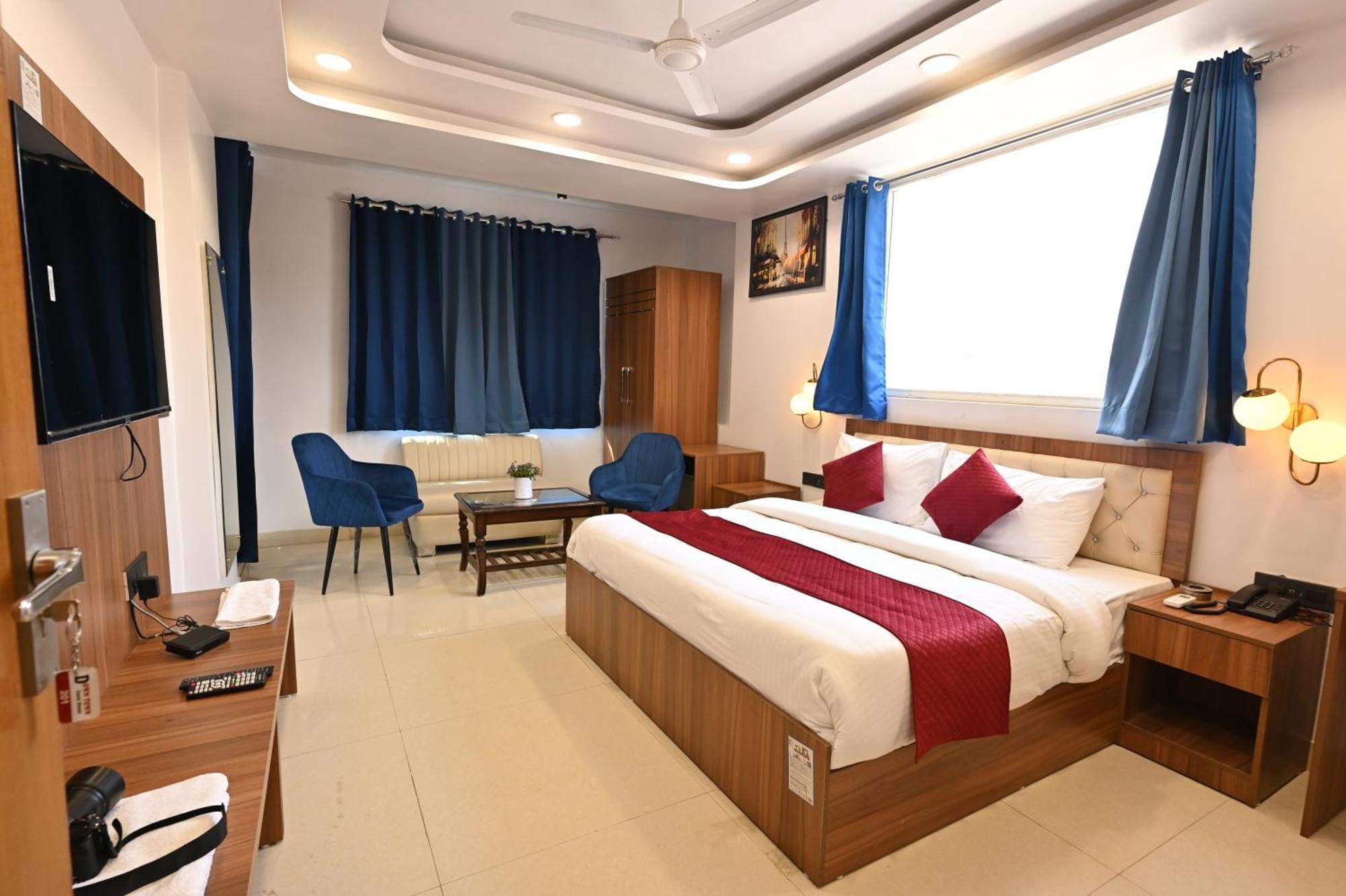 Hotel Down Town Paschim Vihar デリー エクステリア 写真